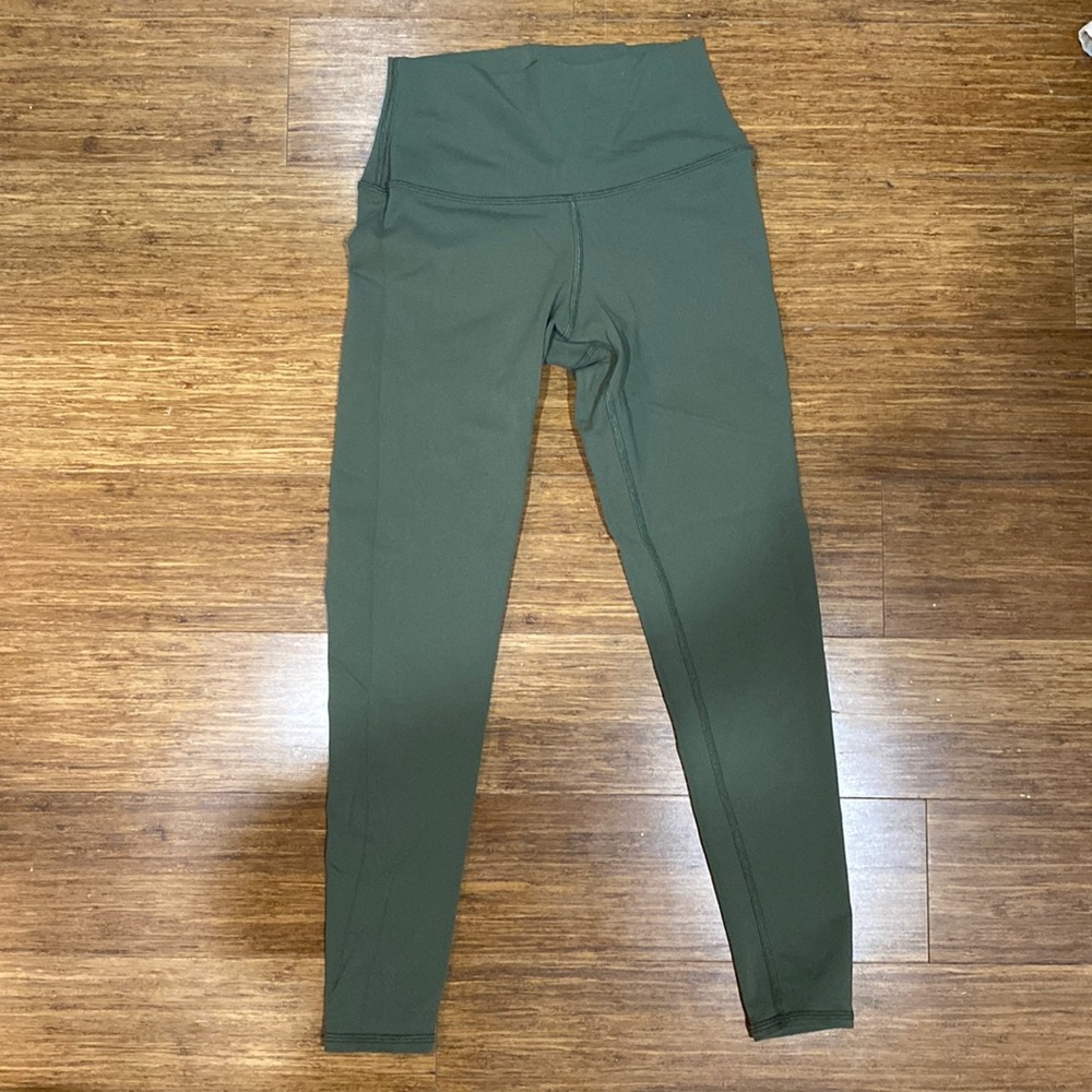 Alo yoga size small army green leggings